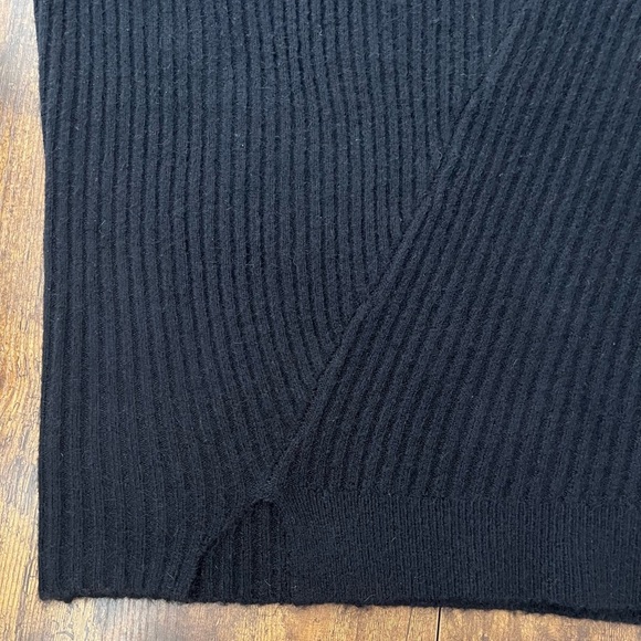 Guess size large black asymmetrical design sweater. - Picture 13 of 16